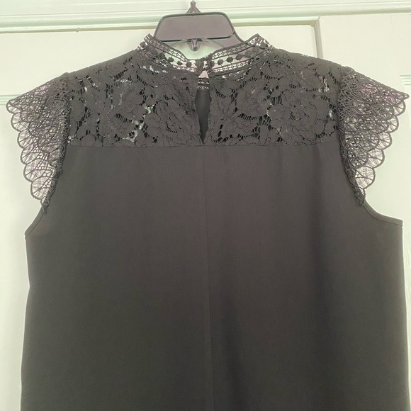 Zara Top with lace sleeves - Picture 4 of 5